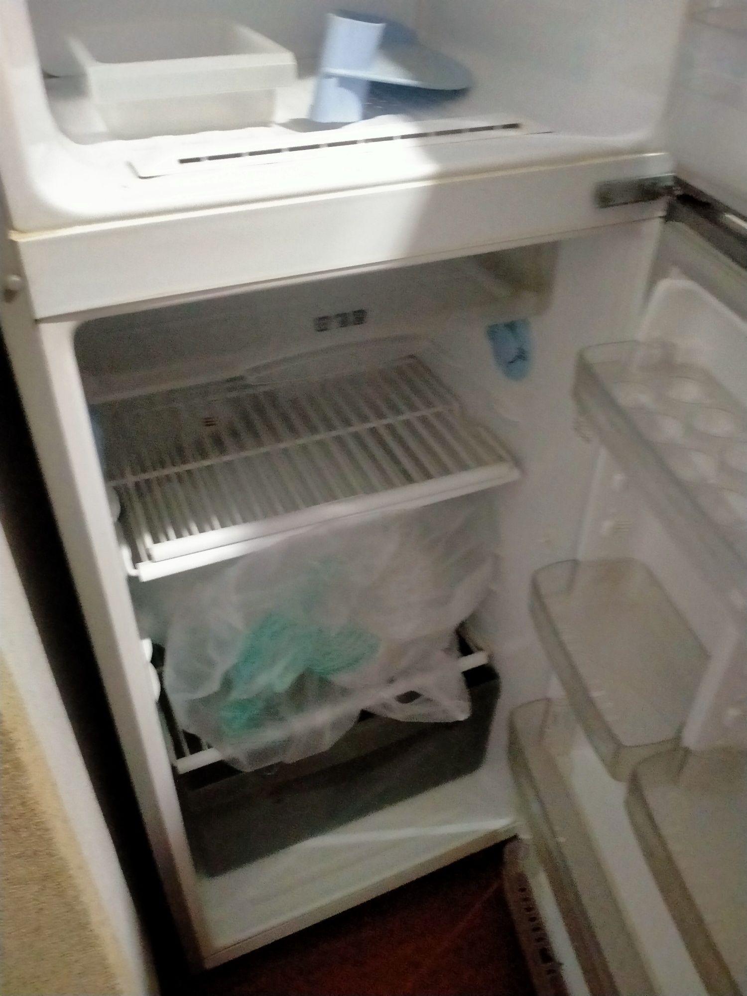 Продам холодильник "Самсунг"