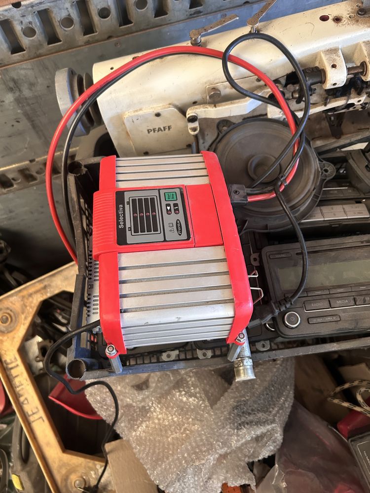 Зарядно устройство Fronius Selectiva Active Inverter 2032E