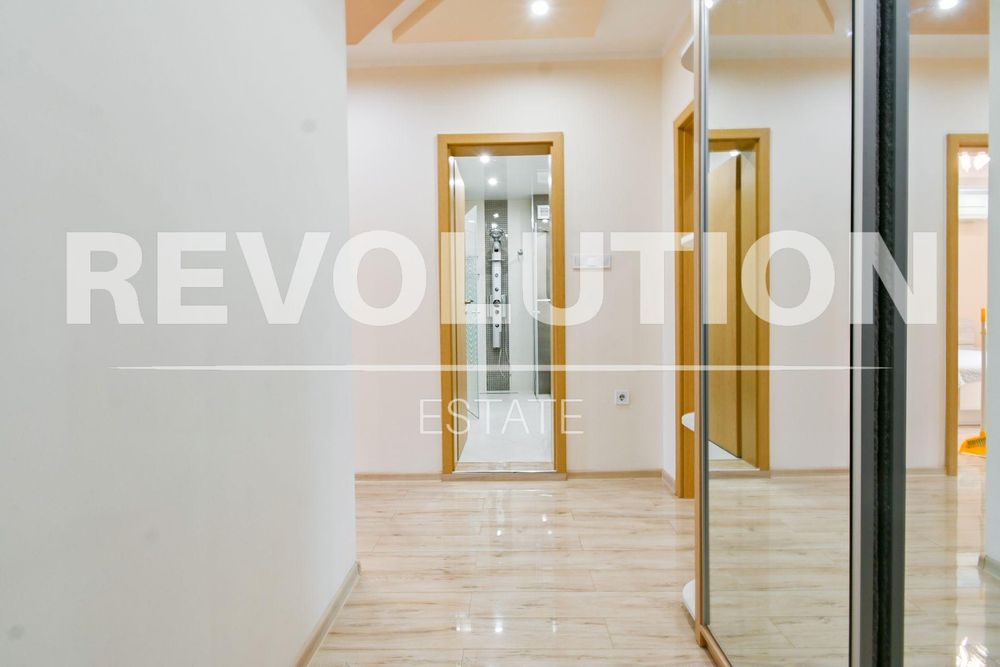 Тристаен апартамент в ж.к. Хиподрума.