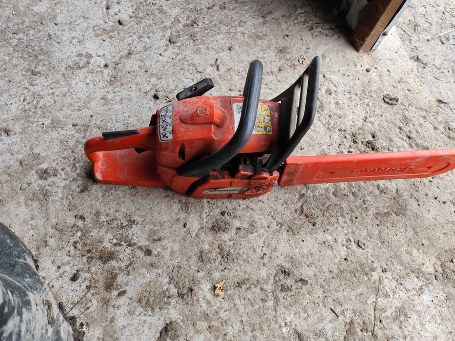 Vând drujba Husqvarna 120