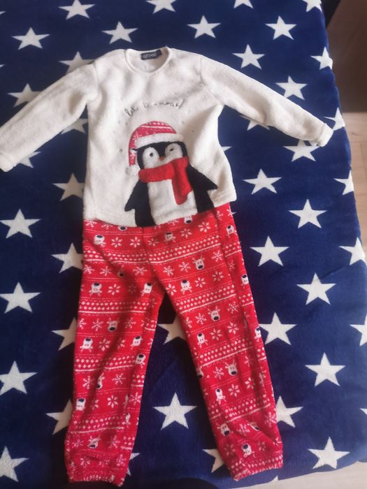 Vând pijama fetita
