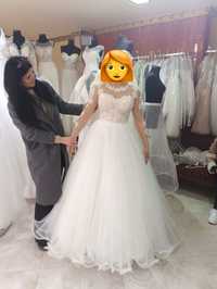 Сватбена  рокля/ като нова