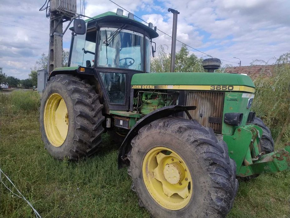 Vând tractor John Deere 3650