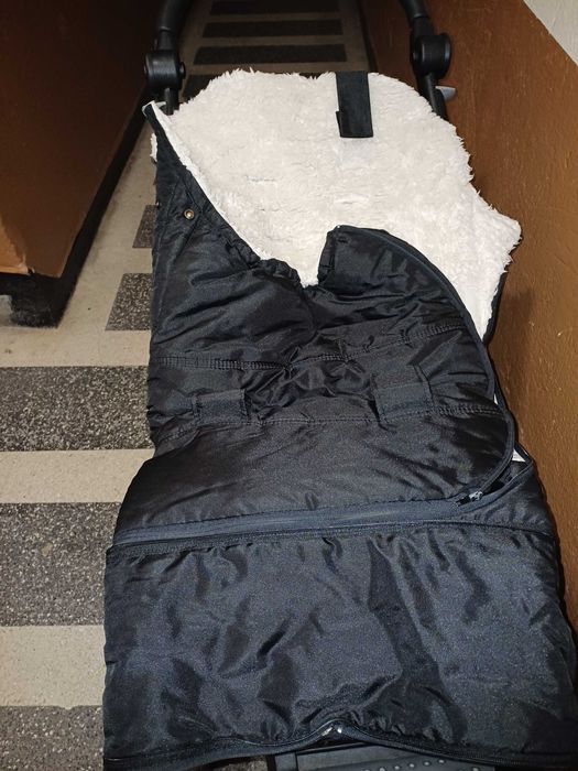 Комбинирана количка Teutonia. Много удобна.  Подарък Зимен чувал и гър