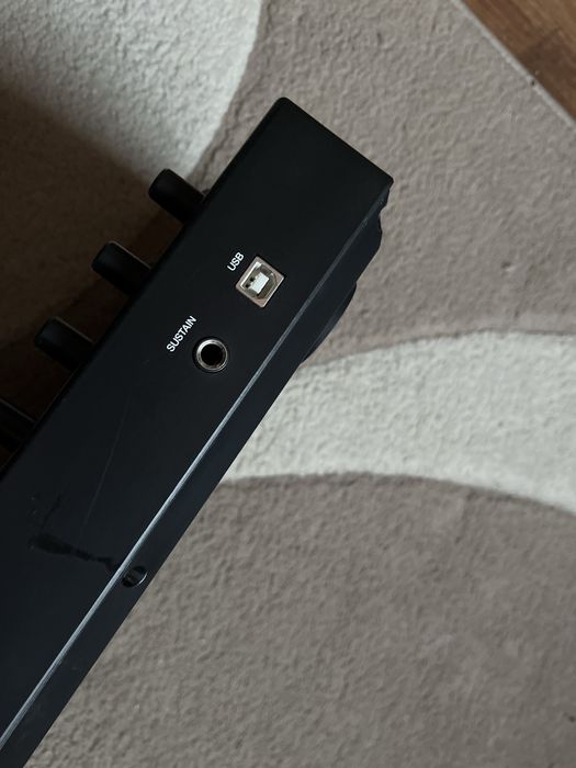 Alesis v49 Midi Keyboard