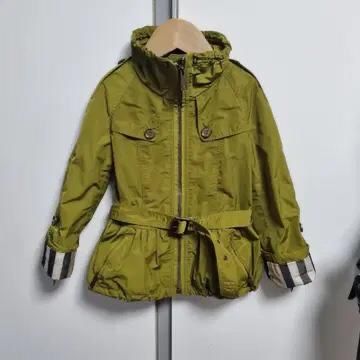 Плащ Burberry для девочек.
