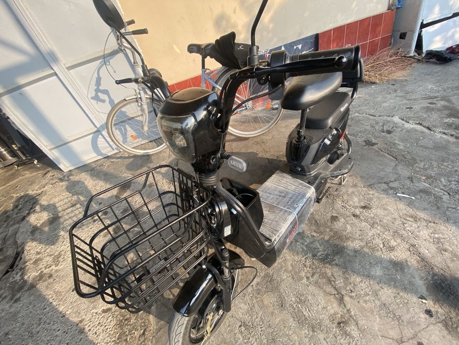 Skuter holati idial aybi yoq 1700 dan ozroq tushib beramz