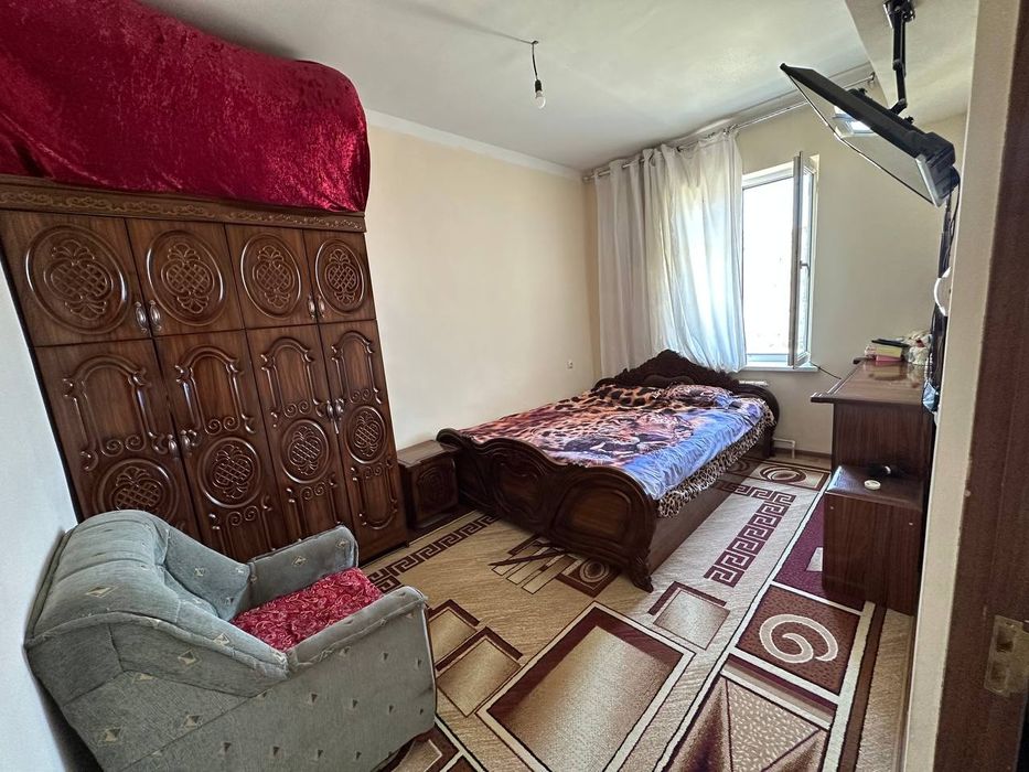 6 A dan 2 xonali uy sotiladi