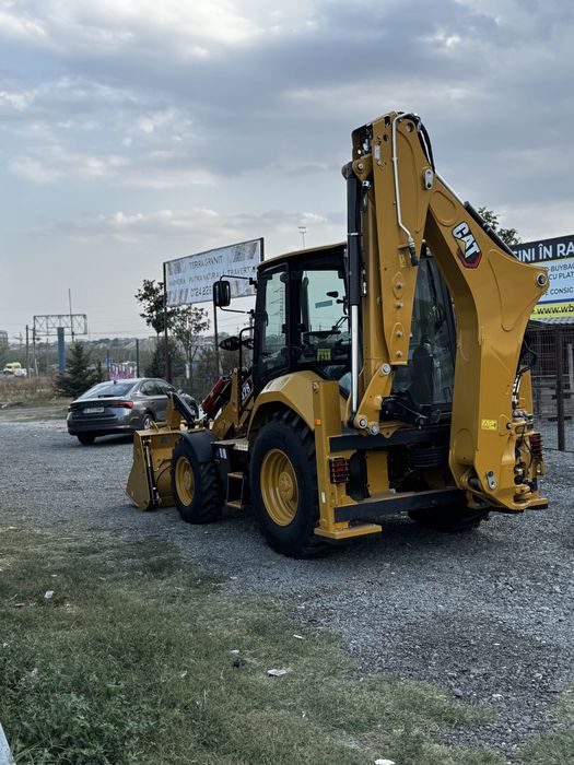 Utilaje de Inchiriat Buldoexcavator cu Picon Camion 8x4 Bascula