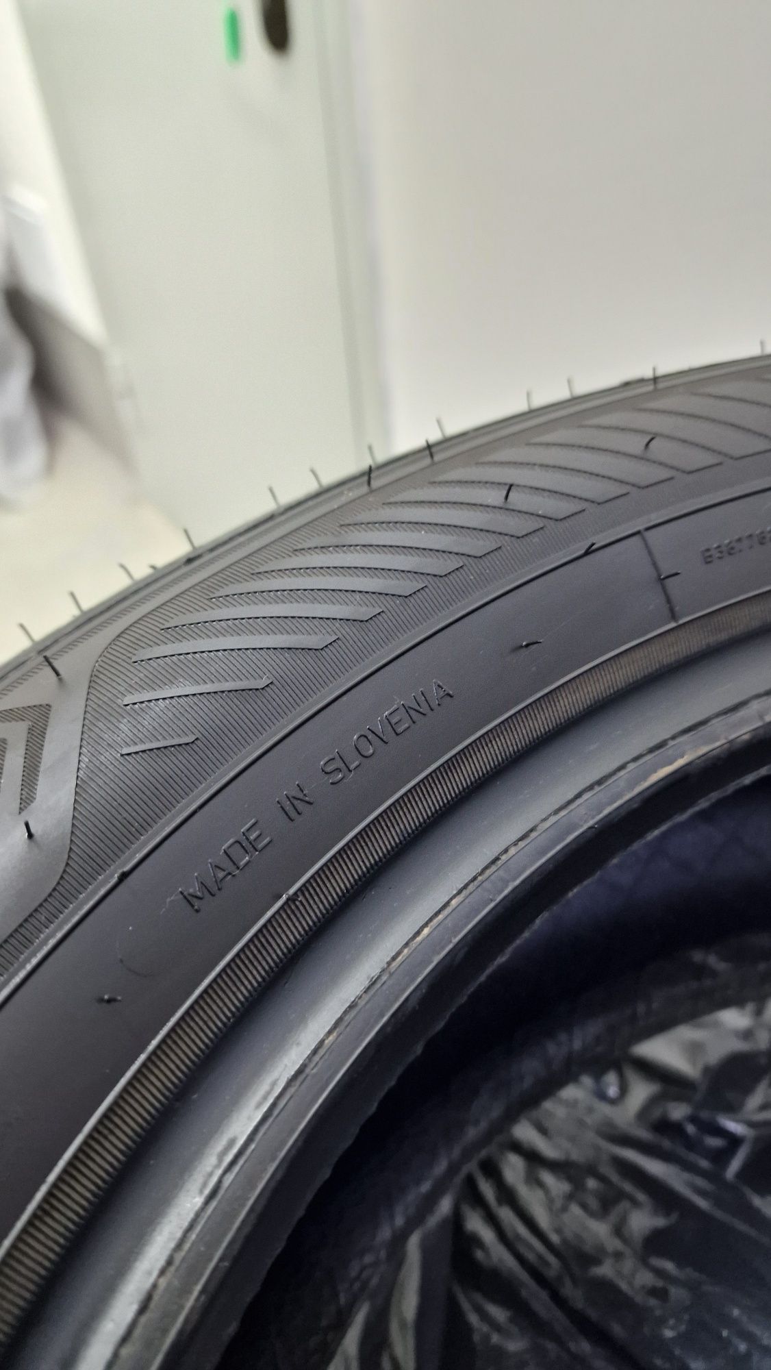 225/55/18 Goodyear EfficientGrip 2 Suv