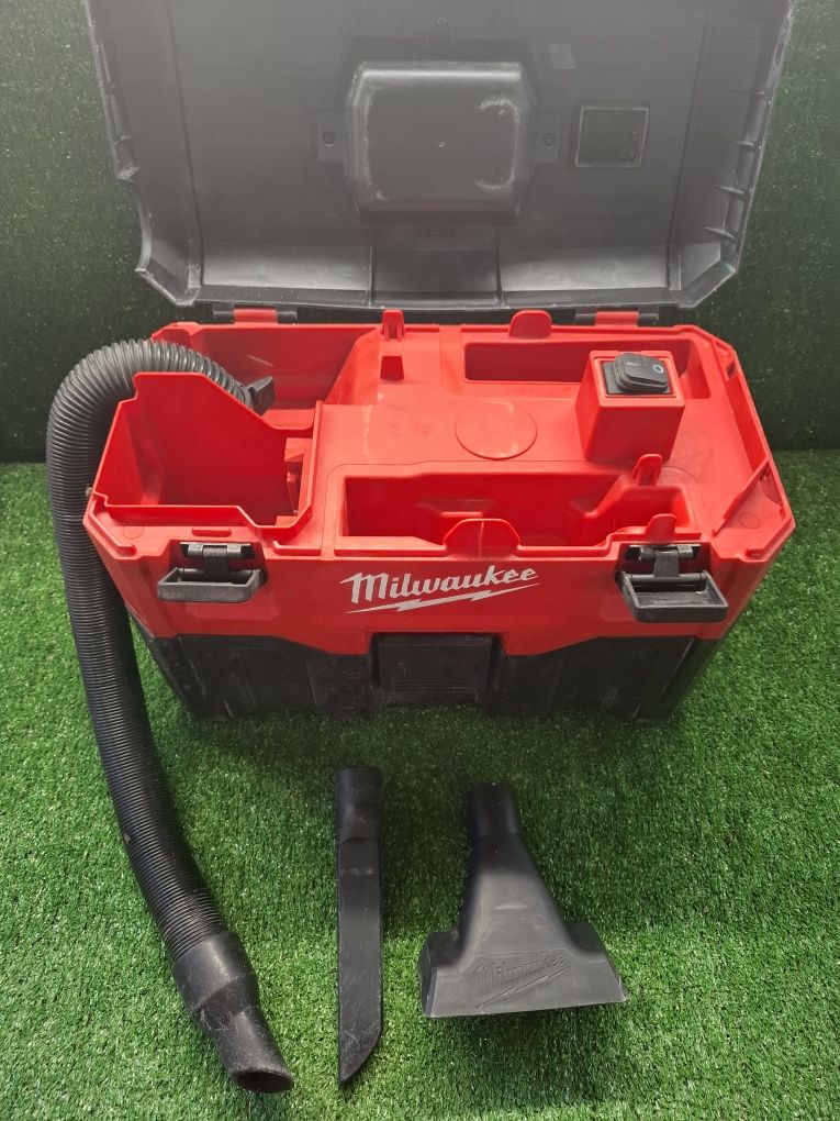Прахосмукачка на Milwaukee M18 VC-2
