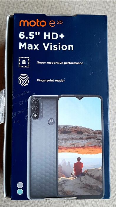 Motorola e 20 + протектор за екран