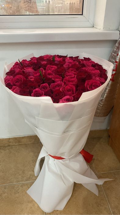 101 роза красная и розовая