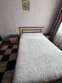 2-х спальная кровать с прикроватными тумбочками, в хорошем состоянии