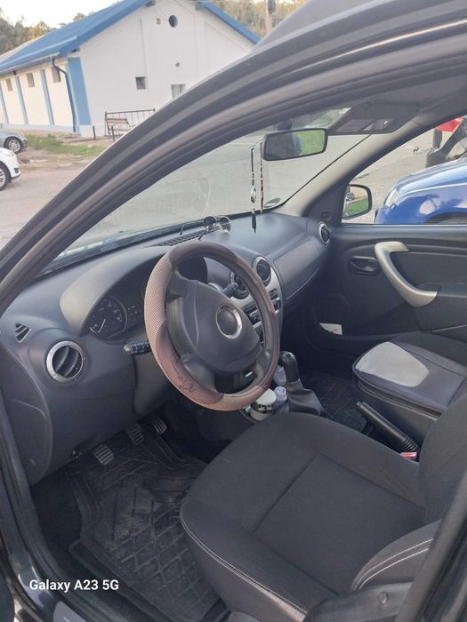 Vând Dacia Sandero  starea  perfecta