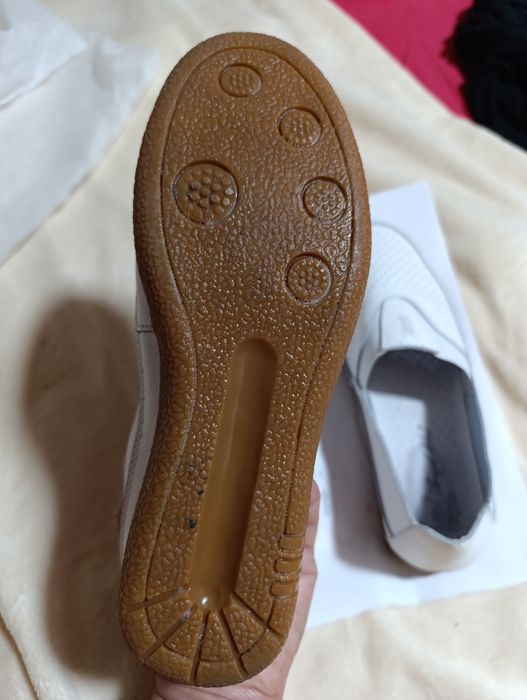 Mocasini din piele cu perforații
