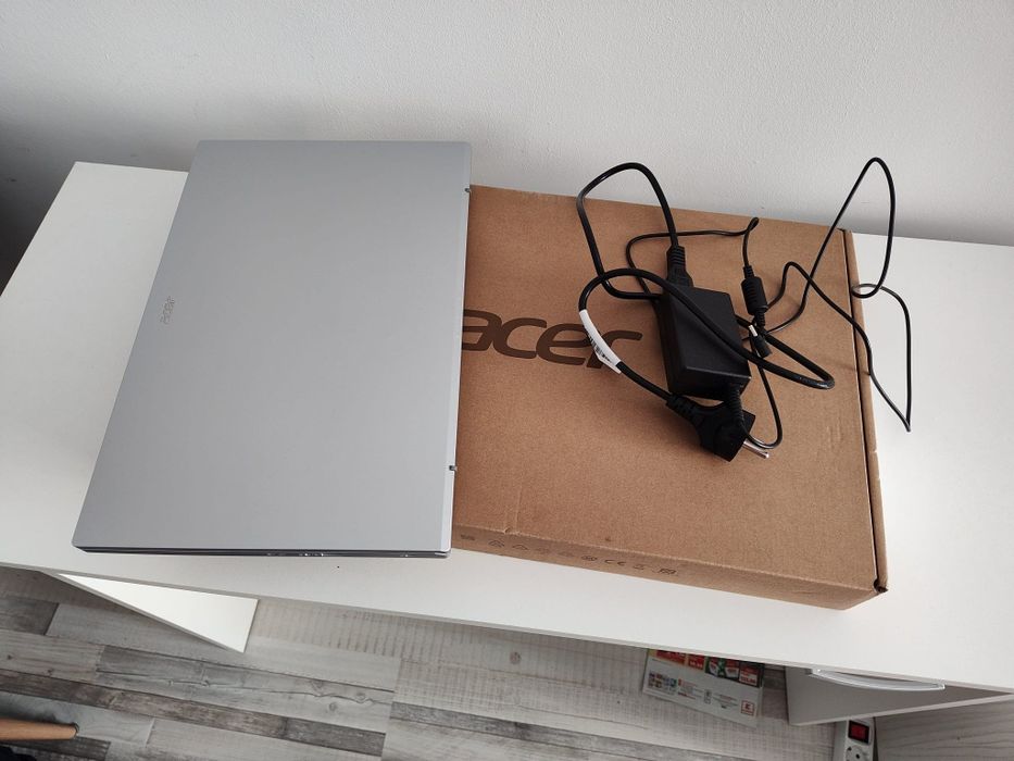 Acer Aspire 3 AMD Ryzen 7 5700U 15.6 Full HD 16 GB DDR4 512 GB SSD