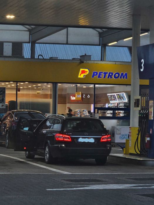 Mercedes-Benz E-Class W212 E220 CDI Avantgarde Combi – 172 CP, Automat