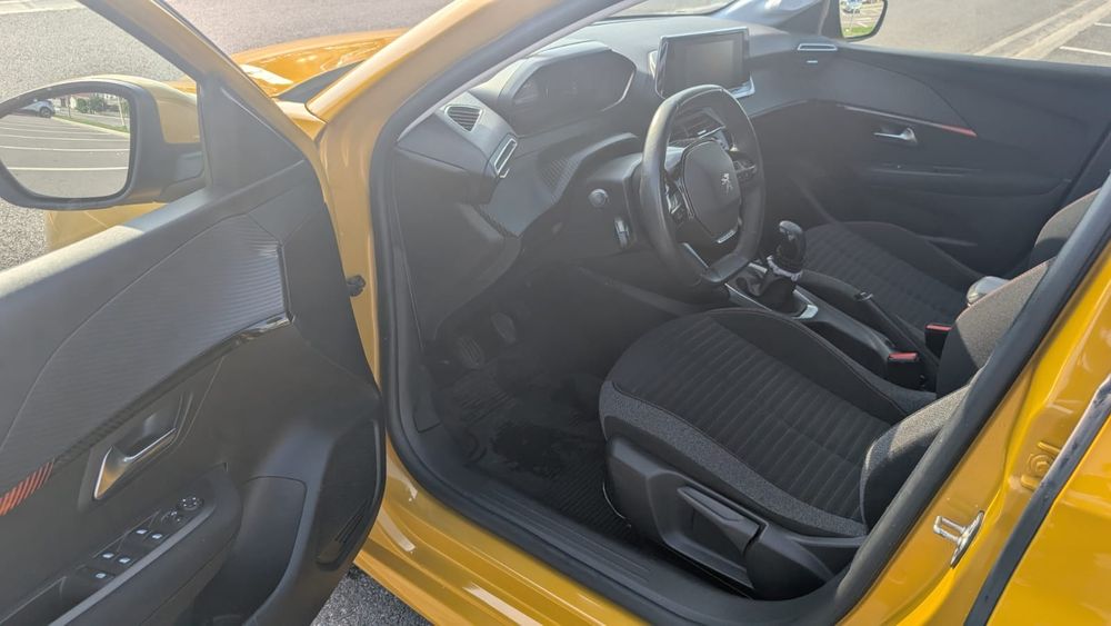 Peugeot 208 benzina