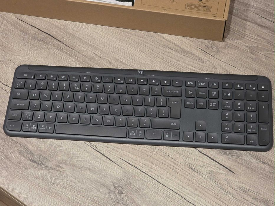 Logitech Signature SLIM COMBO MK950 FOR BUSINESS