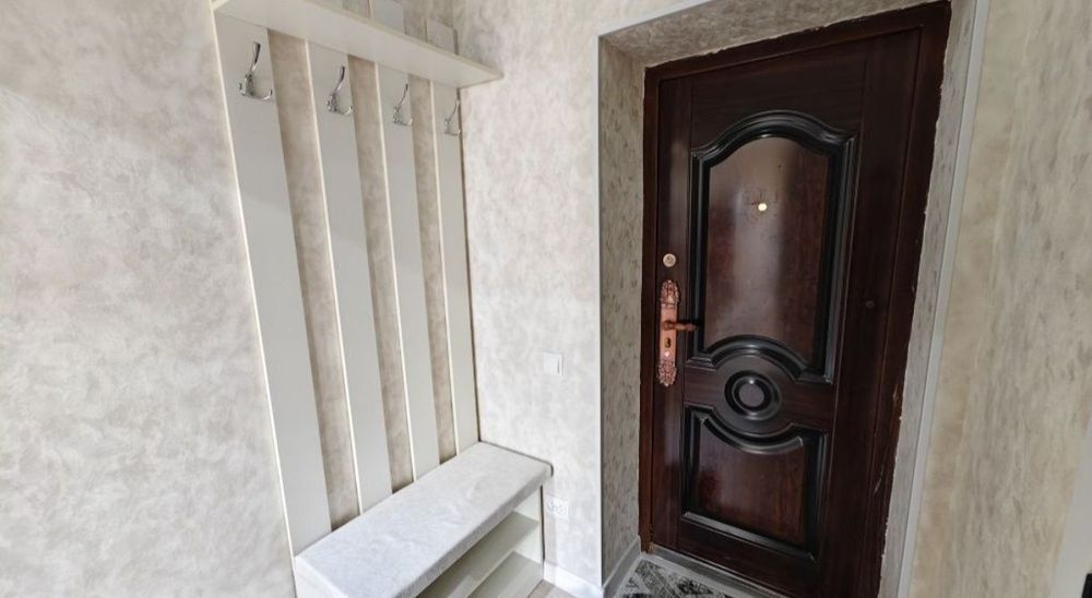 Бий Сайрам  1/4/5  33м²  кирпичный дом.