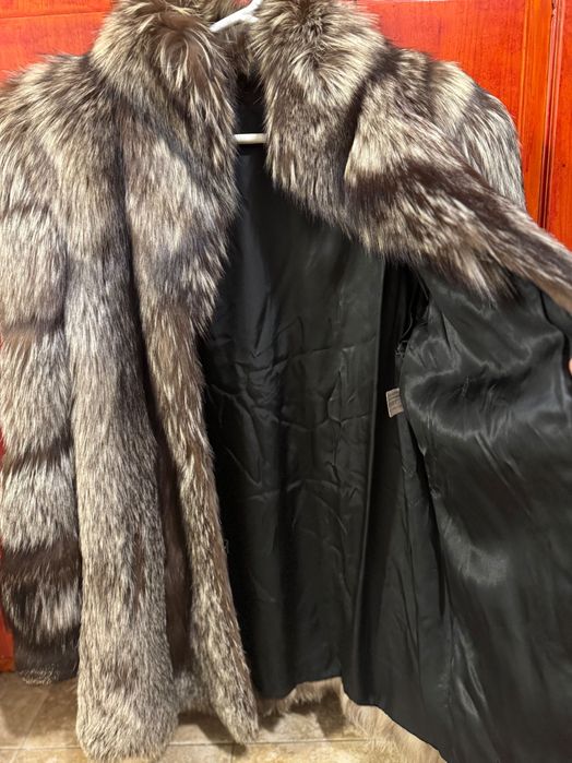 Кожено палто от естествен косъм сребърна лисица