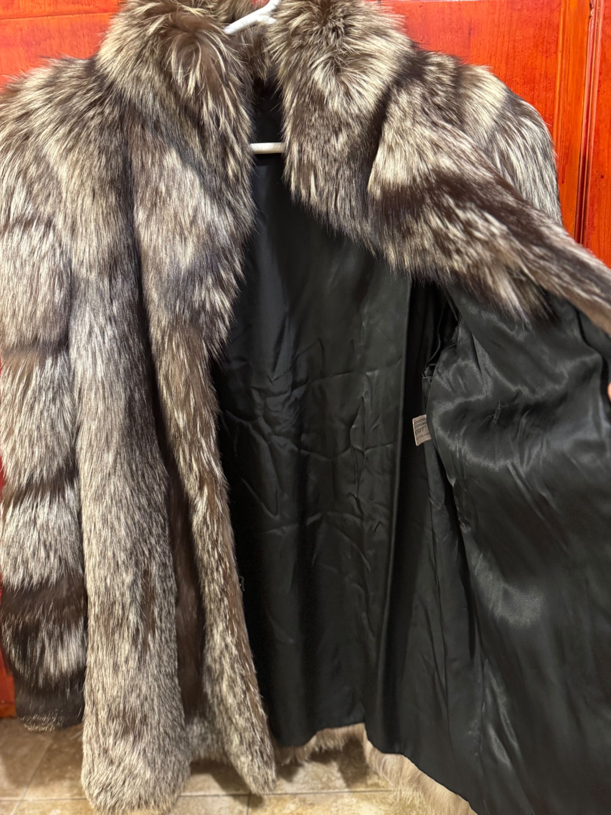 Кожено палто от естествен косъм сребърна лисица