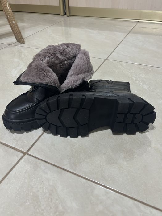 Зимние сапоги.