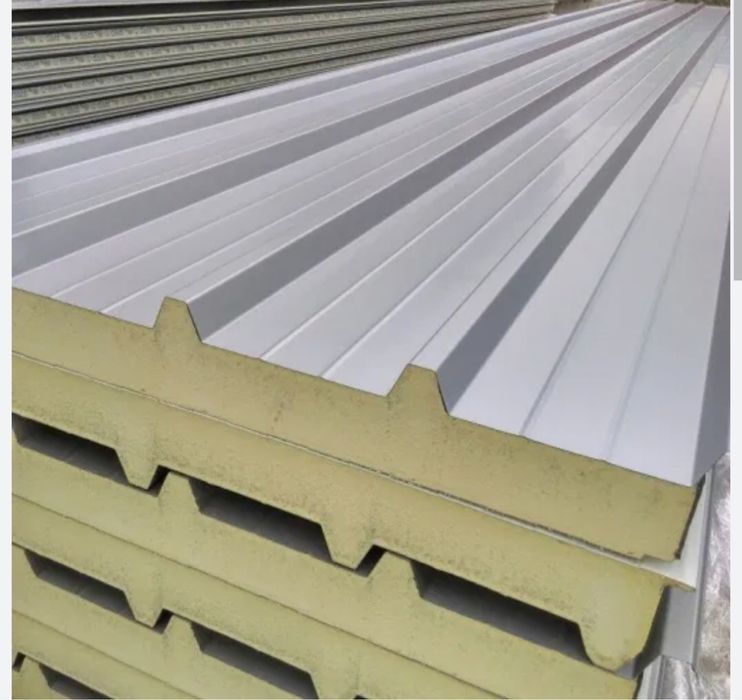 Panouri termoizolante si casute pe structura metalica