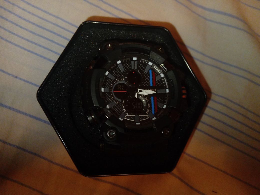 Изысканные часы G-SHOCK