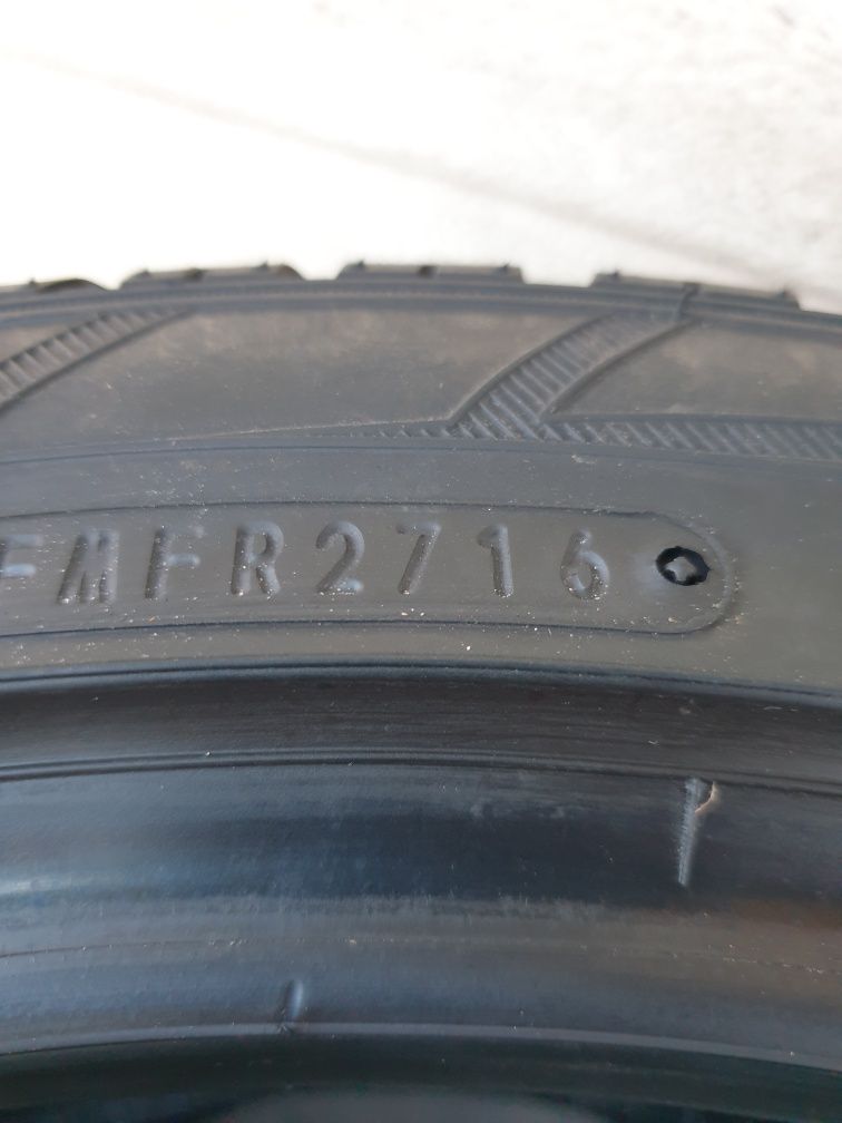 Зимни гуми 2 броя FALKEN EuroWinter HS449 215 45 R17 дот 2716