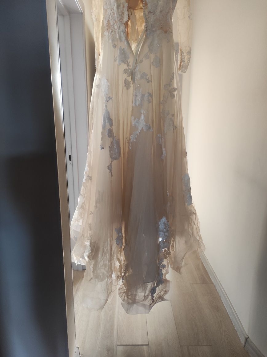 Свадебное платье А-силуэта