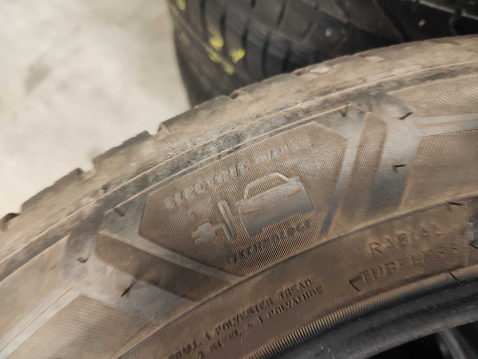 4бр.зимни гуми 255/50/21 Goodyear