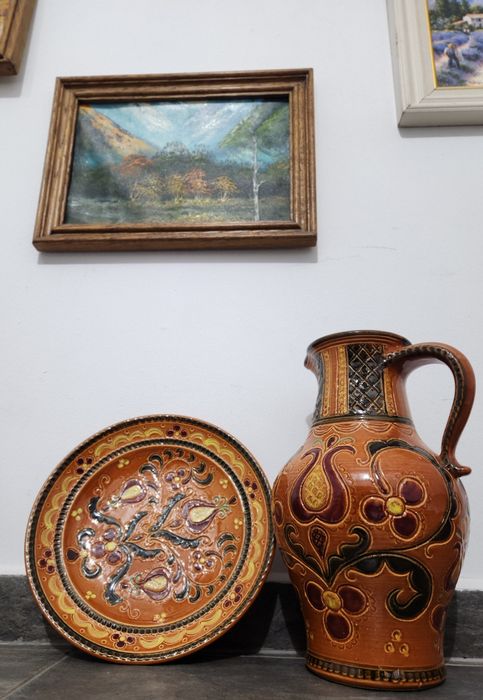 Set carafa și farfurie din ceramica ,hand made, de proveniență Austria