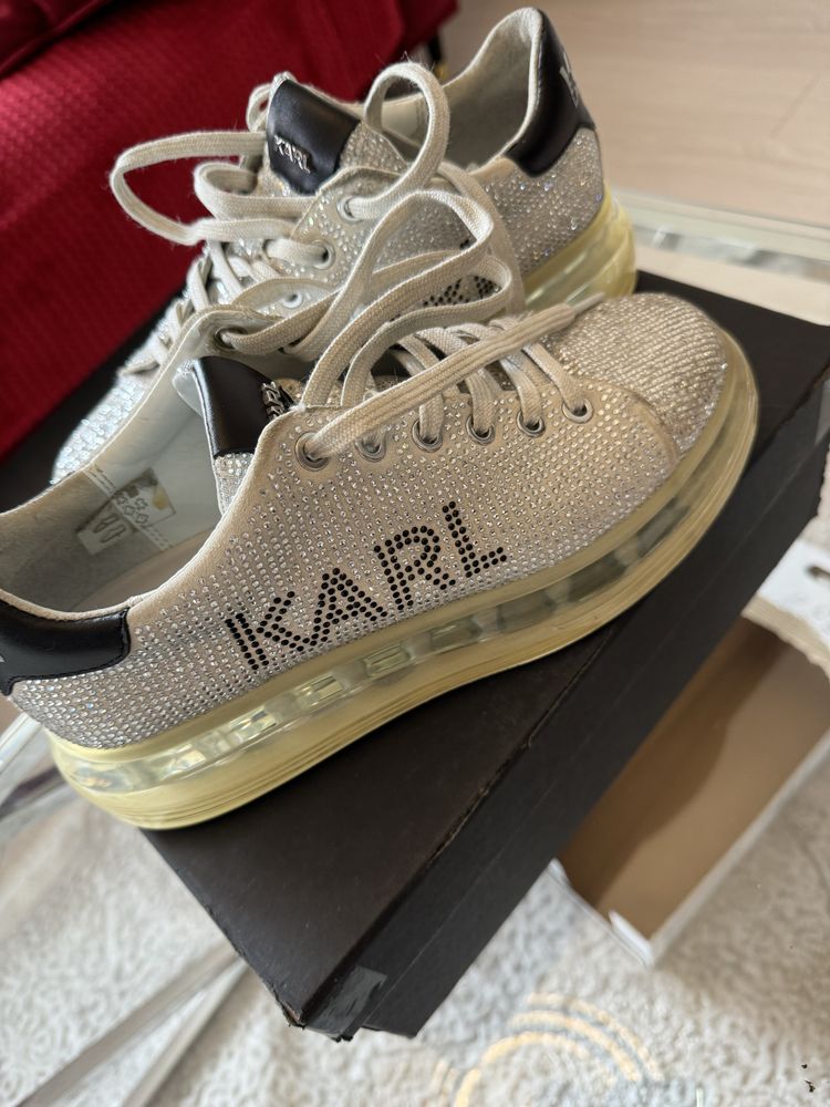 Sneakers Karl,3 purtari,in stare impecabila