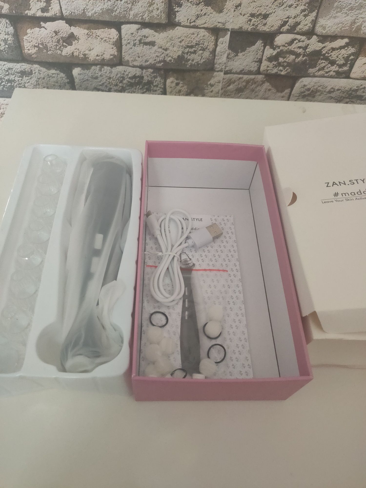 Aparat electric profesional pentru acnee si puncte negre