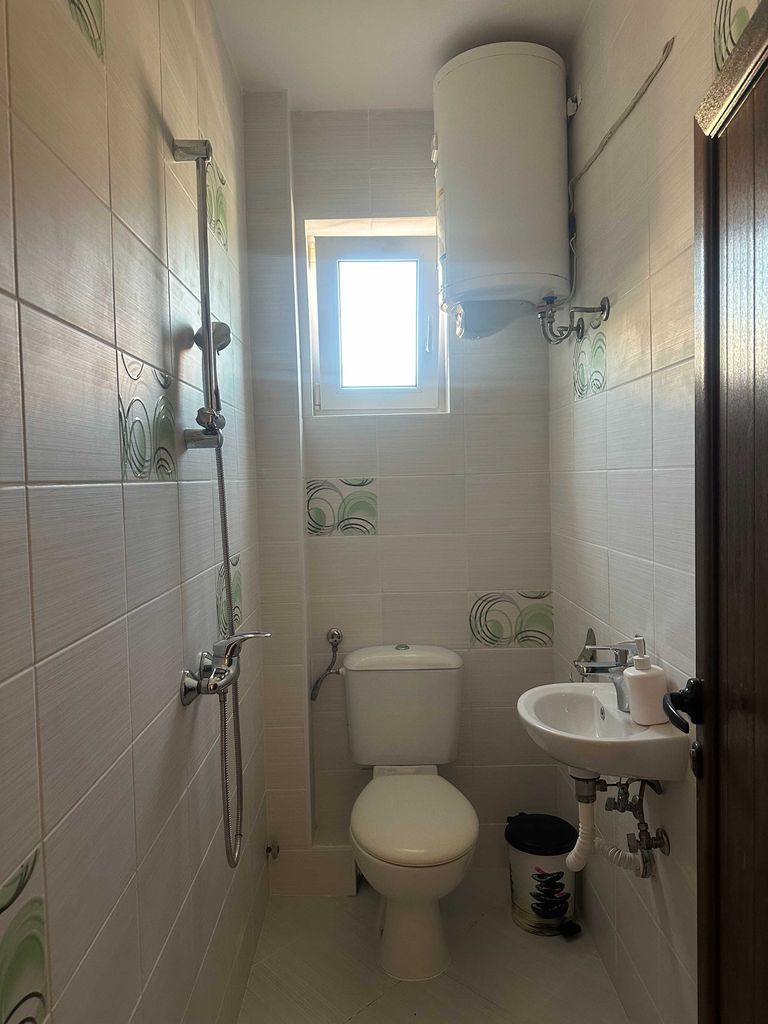 Дава се под наем Четиристаен апартамент в Варна, Виница - 110 кв.м за 637.5 € - Снимка #12