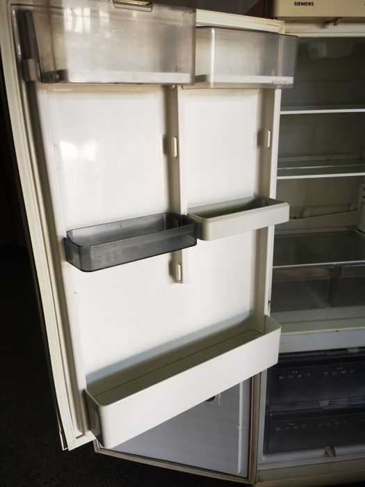 Хладилник с фризер SIEMENS