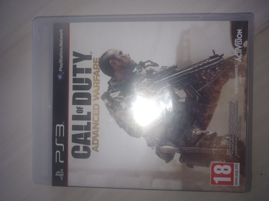 Vând play station 3 cu 6 jocuri