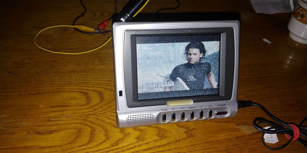 Televizor color lcd diagonala 13 cm