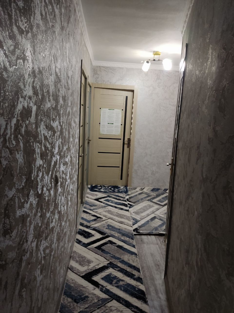 Продается квартира в центре города Фергане 50000$