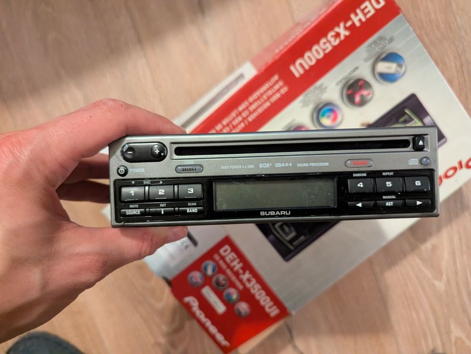 Радио от Субару Форестър