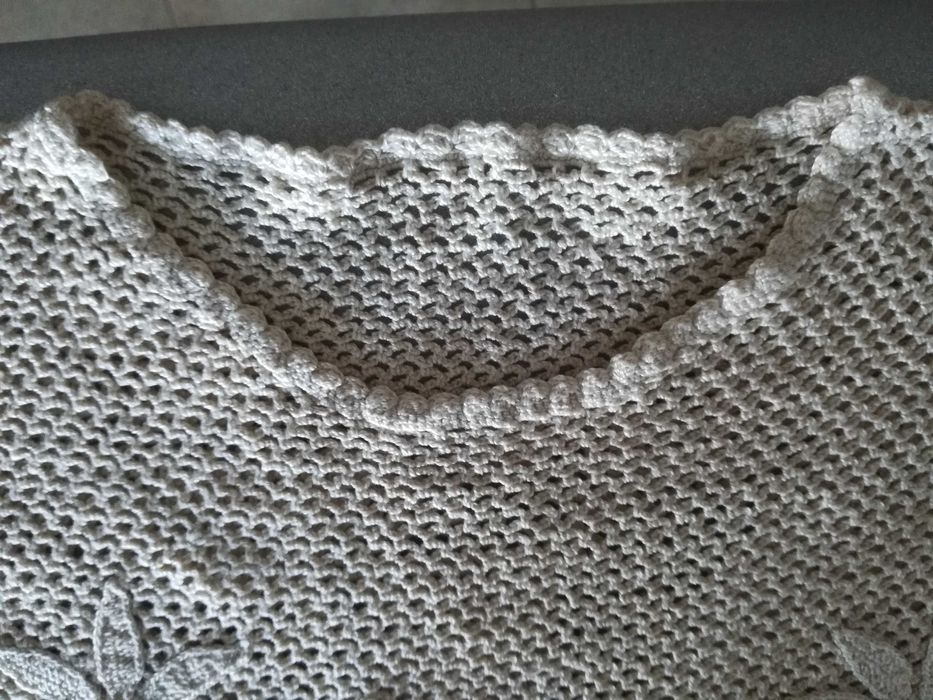 Дамска блуза мрежа с флорални мотиви,плетена на една кука