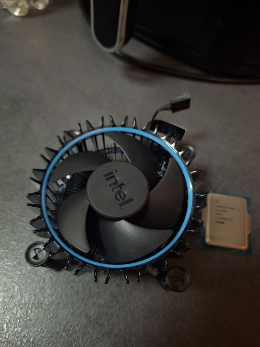 I3 12100 12TH +Cooler cu grafica integrata