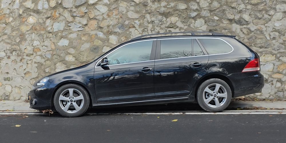 Vând VW Golf VI 2012 break 1.6 TDI 2012(AVARIATĂ)(Piese)(Dezmembrări)