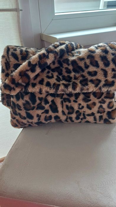 Дамски чанти Bershka  и други