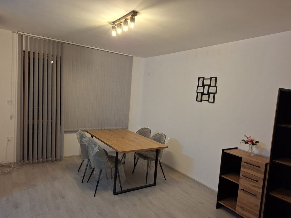 Дава се под наем Тристаен апартамент в Асеновград - 116 кв.м за 440 € - Снимка #1