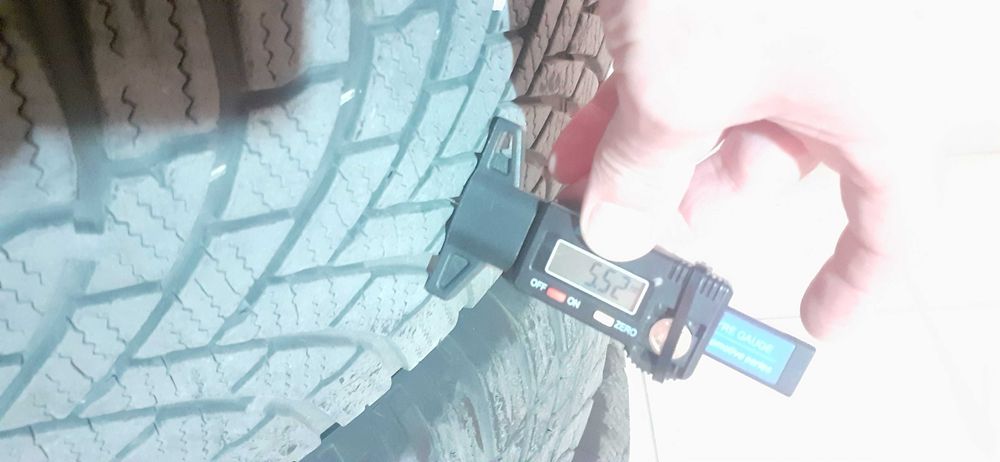 Зимни гуми  Bridgestone - 235/65/17 - 4броя !
