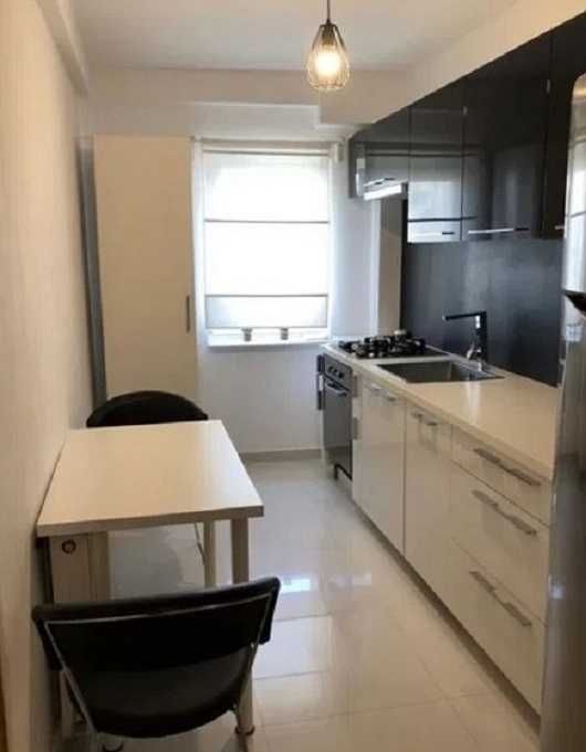 in CENTRU chirie Ap cu 2 camere pe Calea Bucuresti  in blocul cu K F C