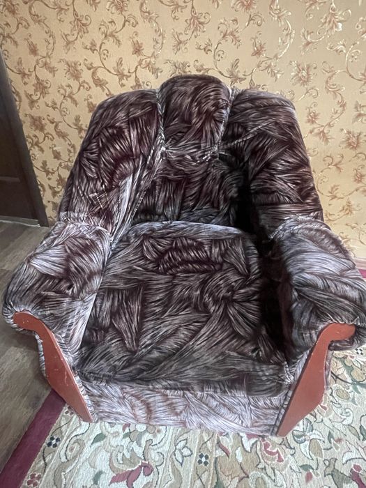 Два дивана четыре кресла